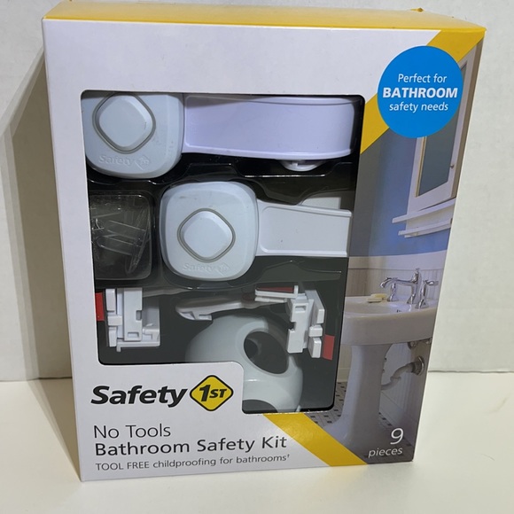 Safety 1st No Tools Childproofing 9 Piece Bathroom Safety Kit - Picture 2 of 6